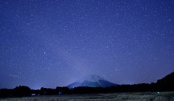 鳥取県 雪の大山と星空