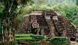 インドネシア　スクー寺院