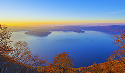 青森県　朝の十和田湖