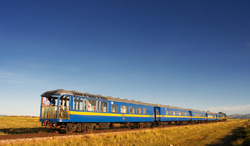 ペルー 豪華列車アンデアン・エクスプローラ号