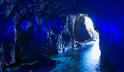 石川県　青の洞窟