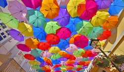 ポルトガル　アゲダの傘祭り
