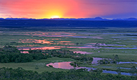 北海道　細岡展望台から夕焼けの釧路湿原と釧路川
